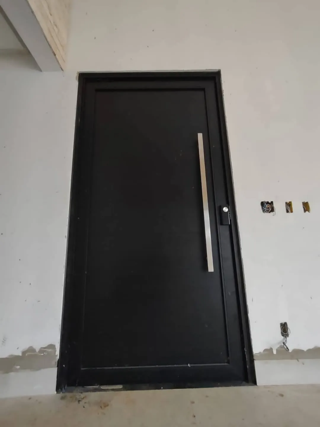 Porta AMC em alumínio